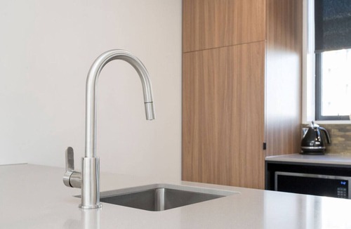 Christchurch City Centre Apartment | Simply The Best CBD 3 Mins Plus Garage