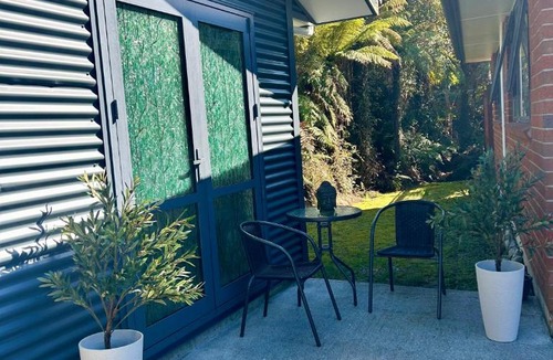 Franz Josef Glacier Apartment | Six Kamahi Guest Studio