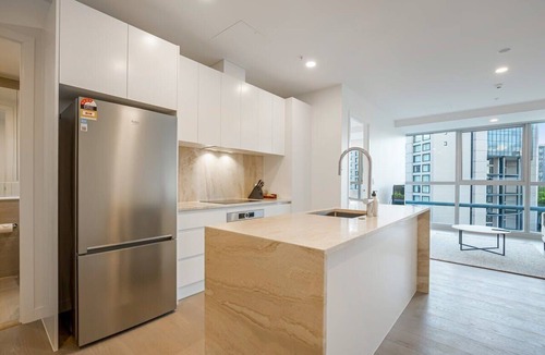 Auckland Central Business District Apartment | Sky Tower View CBD Apt w/Pool & Gym Zodiak Stays