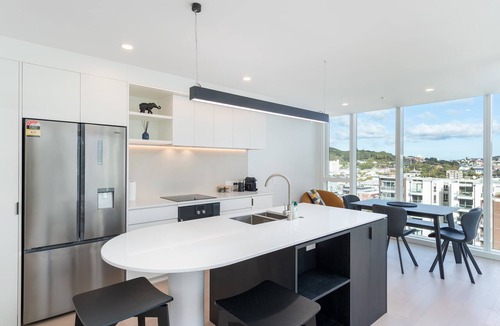 Te Aro Apartment | Skyline 2BR | Pool + Gym | Central Te Aro HydeLane