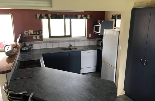 Whitianga House | Sleeps 12, spacious holiday home, great indoor outdoor flow.