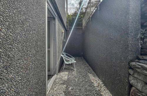 Queenstown Apartment | Smart Studio Stay | Great Value Location