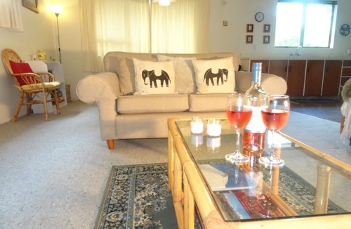 Turangi House | Smokebush Cottage - Free WiFi
