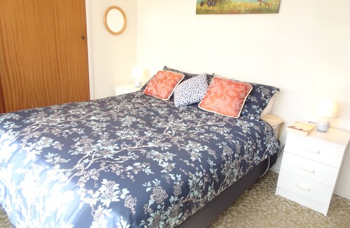 Turangi House | Smokebush Cottage - Free WiFi