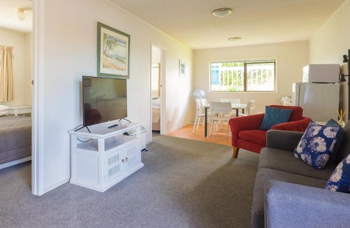Snells Beach Hotel | Snells Beach Motel