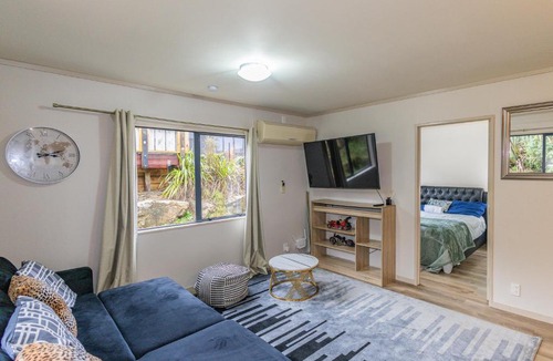 National Park Village House | Snow Retreat - Waimarino Holiday Home