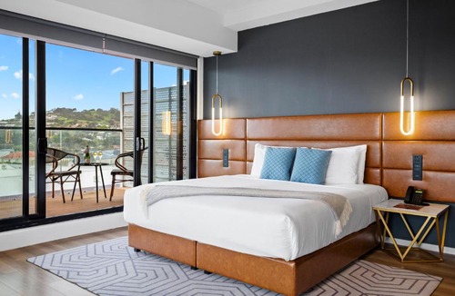 Mount Roskill Hotel | SOHO Hotel Auckland