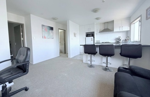 Saint Johns Apartment | Solo/Couples/Groups 1-10 persons, 4 bedrooms, 1.5bath, 2 parks - full apartment