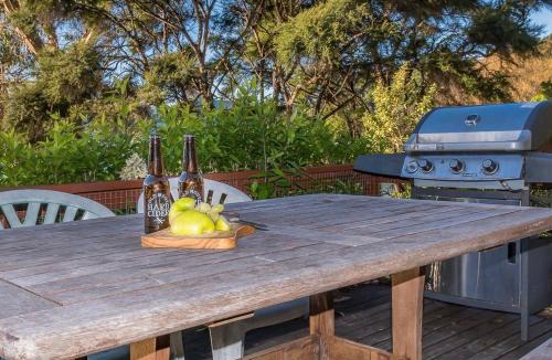 Moetapu Bay House | Sounds Magic - Moetapu Bay Bach