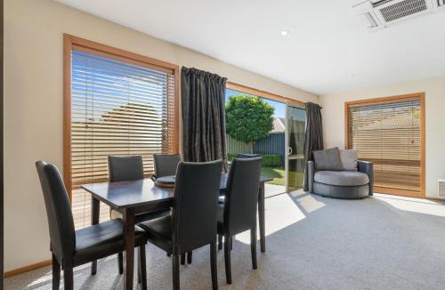 Lowburn House | Southern Belle - Cromwell Holiday Home