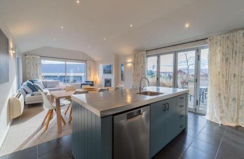 Te Anau House | Southland Sounds - Te Anau Holiday Home