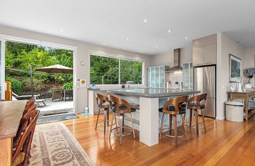 Langs Beach House | Spa and Surf Retreat - Langs Beach Holiday Home