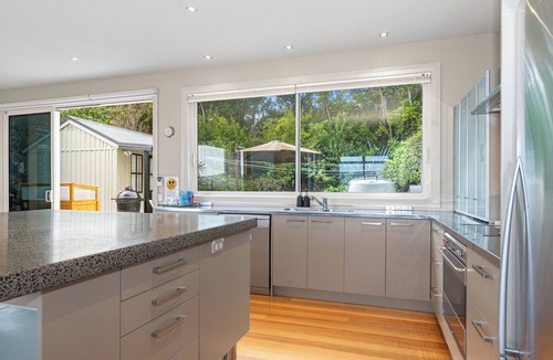 Langs Beach House | Spa and Surf Retreat - Langs Beach Holiday Home