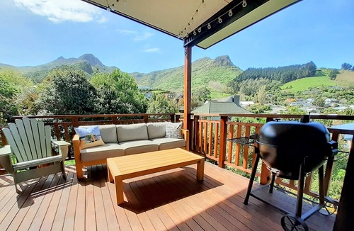 Christchurch District House | Spa Pool, Sea and Stunning Views | Cass Bay Escape