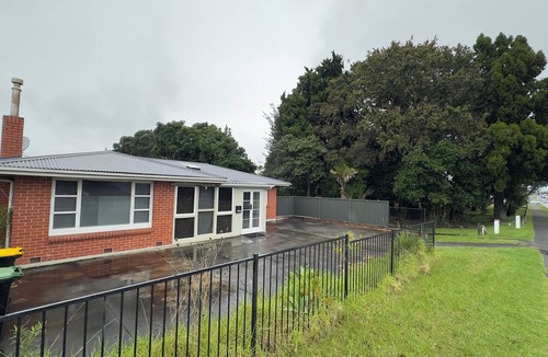 Tauranga House | Spacious 2BR Retreat for Family & Friends