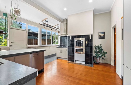 Whangarei House | Spacious 3 Bedroom Villa in Central Whangarei