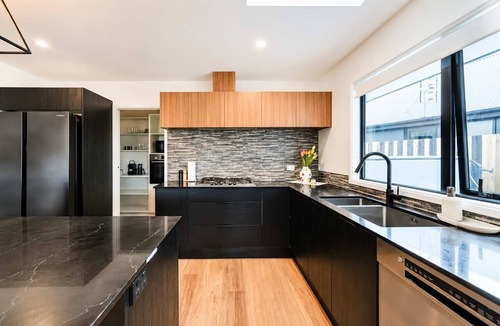 Hoon Hay House | Spacious 4BR Home | Spa and Two Lounges + Games