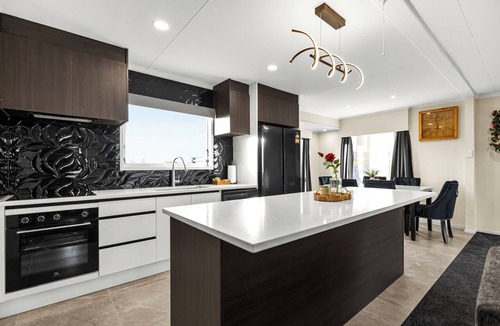 Owhata House | Spacious 5-Bedroom Family Home Near Lake Rotorua & Rotorua CBD
