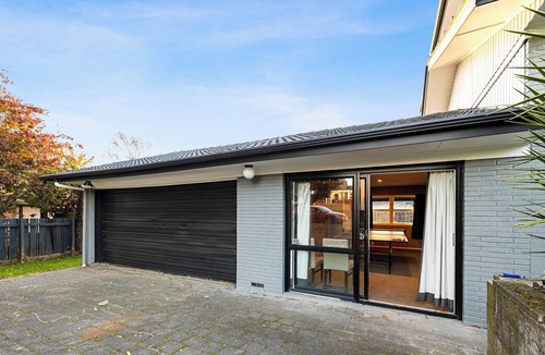 Owhata House | Spacious 5-Bedroom Family Home Near Lake Rotorua & Rotorua CBD