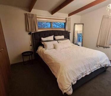 Ngahinapouri House | Spacious 5 Bedroom House in Nghinapuri Family Retreat