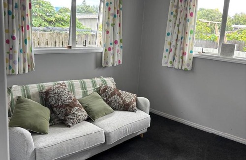 Westport House | Spacious beachside family home Carters Beach