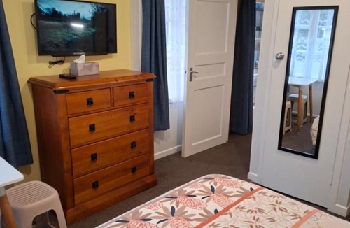 Hamilton East House | Spacious bedroom so close to Hamilton Gardens