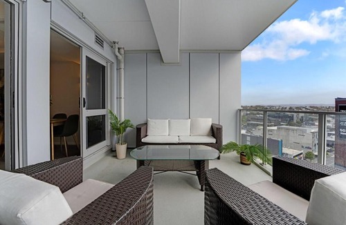 Auckland Central Business District Apartment | Spacious Comfort Stunning View Free Secure CarPark