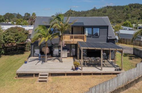 Whangamata House | Spacious Family Getaway - Whangamata Holiday Home