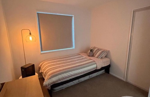 Rolleston House | Spacious Family Home In Rolleston 2 Bedrooms With 3 Beds