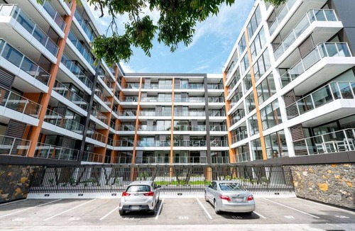 Epsom Apartment | Spacious One Bedroom in Newmarket
