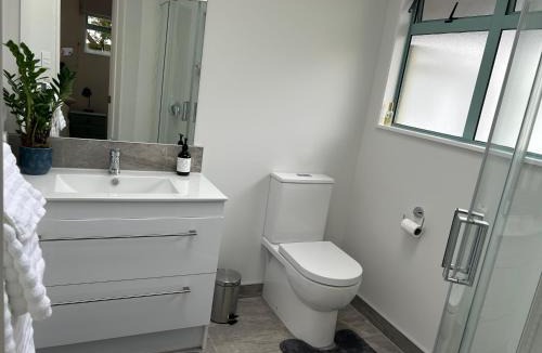 Havelock North House | Spacious Private Guest Suite - Walk to Havelock North Village