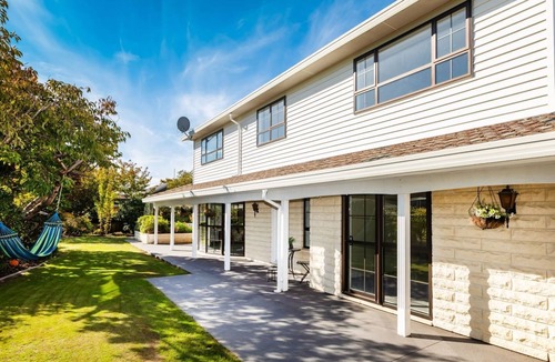 Halswell House | Spacious Retreat