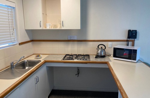 Epsom Apartment | Spacious Self Contained Studio Apartments