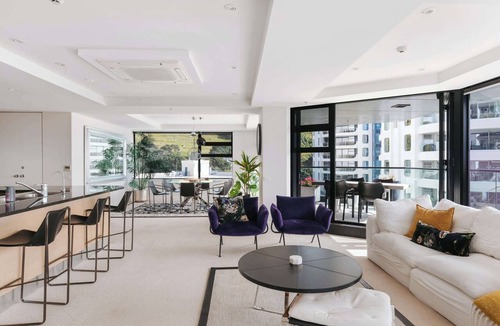 Mount Maunganui Apartment | Spectacular Sunrises & Sea Views - Pool, Spa, Gym