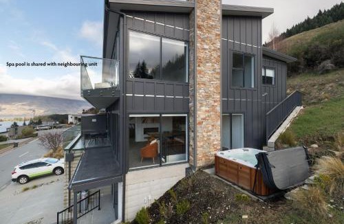 Queenstown House | St Matthews Views Cecil
