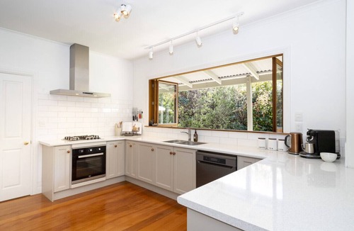 Arrowtown Apartment | Stags head Cottage, Arrowtown Holiday Home