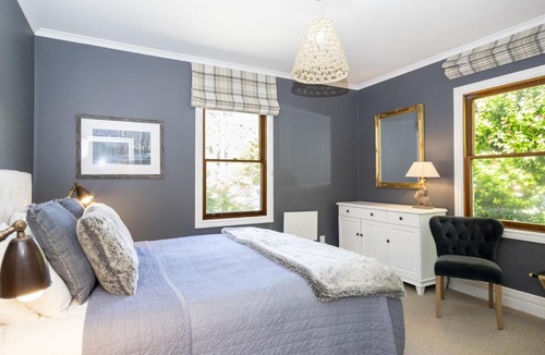Arrowtown House | Stags Head Cottage-cosy cottage with hot tub
