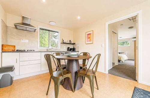 Tekapo House | Stargazing | 2BR + Hot Tub + Parking | Near Church