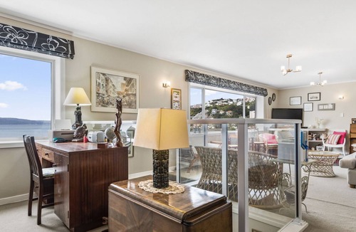 Oriental Bay Apartment | Stay by the Beach - Oriental View Apartment