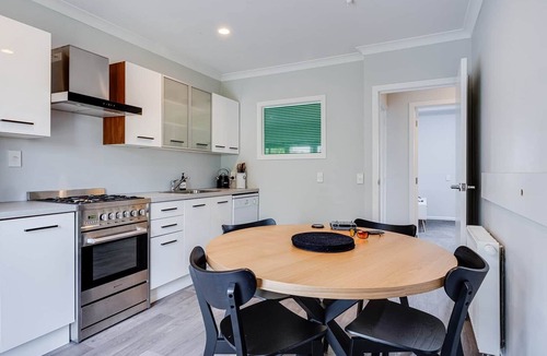 Taupo House | Stay Central - Taupo