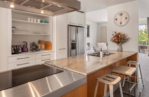 Taupo House | Stay Central Taupo - right in Taupo's CBD!