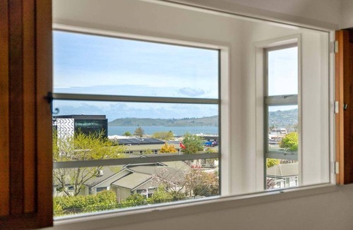 Taupo House | Stay Central Taupo - right in Taupo's CBD!