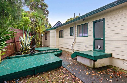 Auckland House | Stay Local, Live Like a Kiwi: Bright & Spacious 3BR Green Home