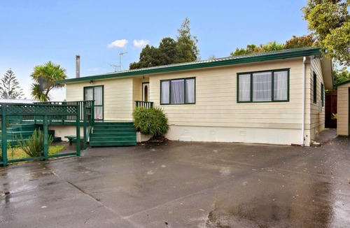 Auckland House | Stay Local, Live Like a Kiwi: Bright & Spacious 3BR Green Home
