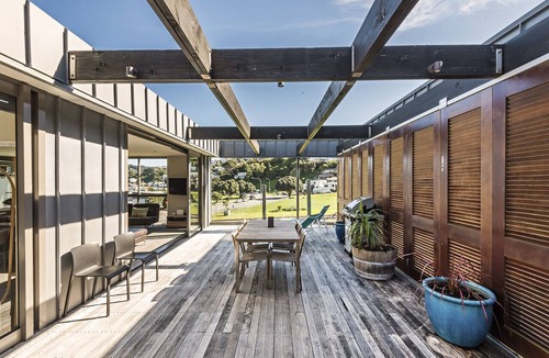 Wellington Apartment | Stay on the Bay - The Penthouse on Evans Bay - 3 bed top floor apartment