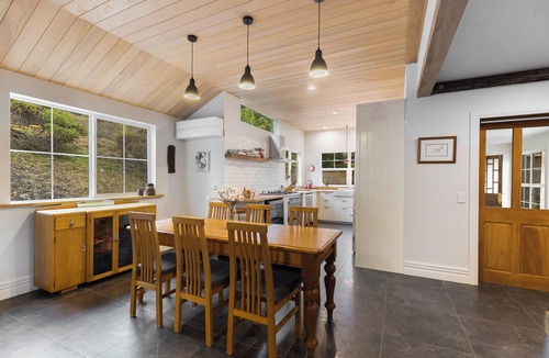 Arrow Junction Cottage | Stone Cottage with wood fire & mountain views