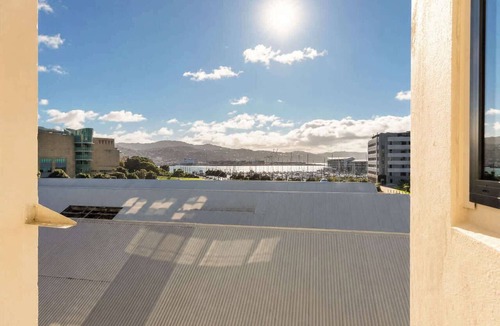 Te Aro Apartment | Studio for 2 in Central Te Aro Stay!