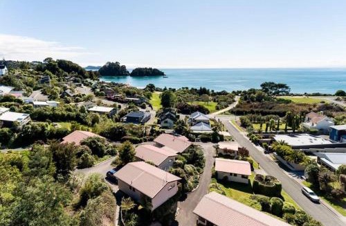 Kaiteriteri House | Studio Sea View Upper Level