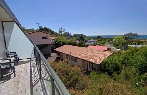 Kaiteriteri House | Studio Sea View Upper Level