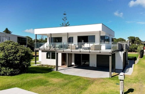 Waihi Beach House | Stunning Beachfront Holiday Home with Dual Sun Decks Near Waihi Beach Village | Waihi Beach, Bay of Plenty